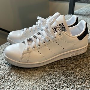 Adidas Stan Smith women’s sneakers - nearly brand new